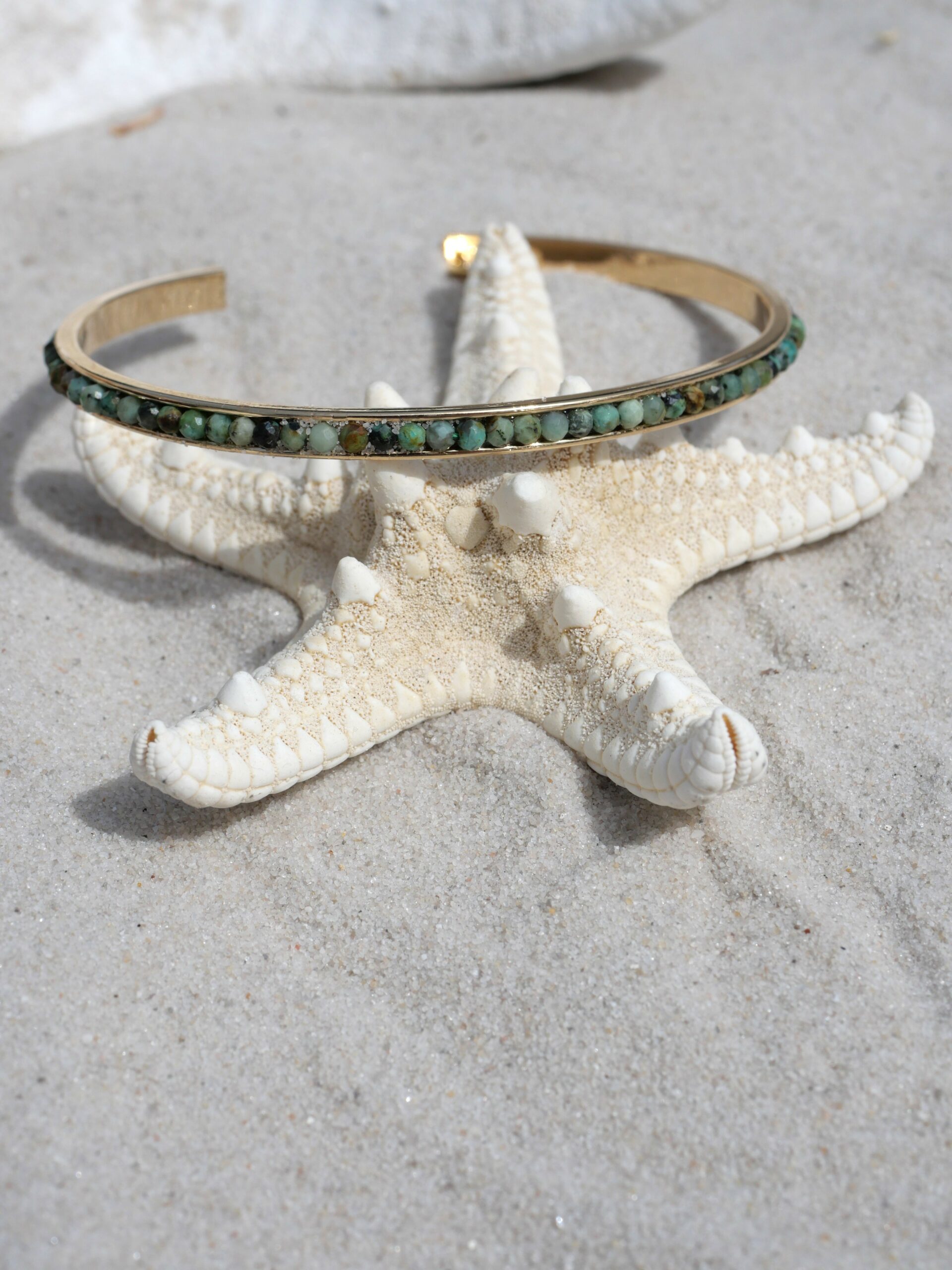 Jonc en pierres naturelles et plaqué or