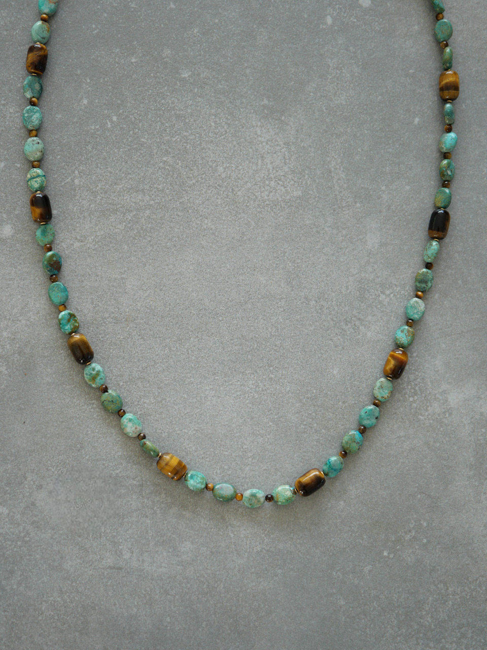 Collier en pierres naturelles