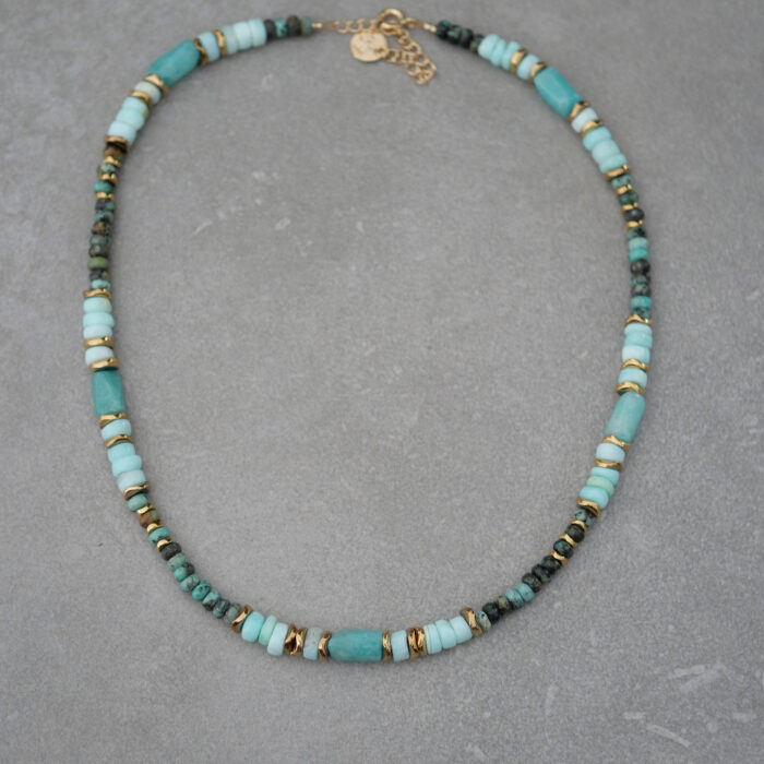 Collier surfeur en pierres naturelles