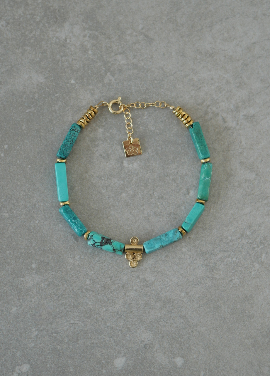 Bracelet en pierres naturelles et perle plaquée or 3 microns